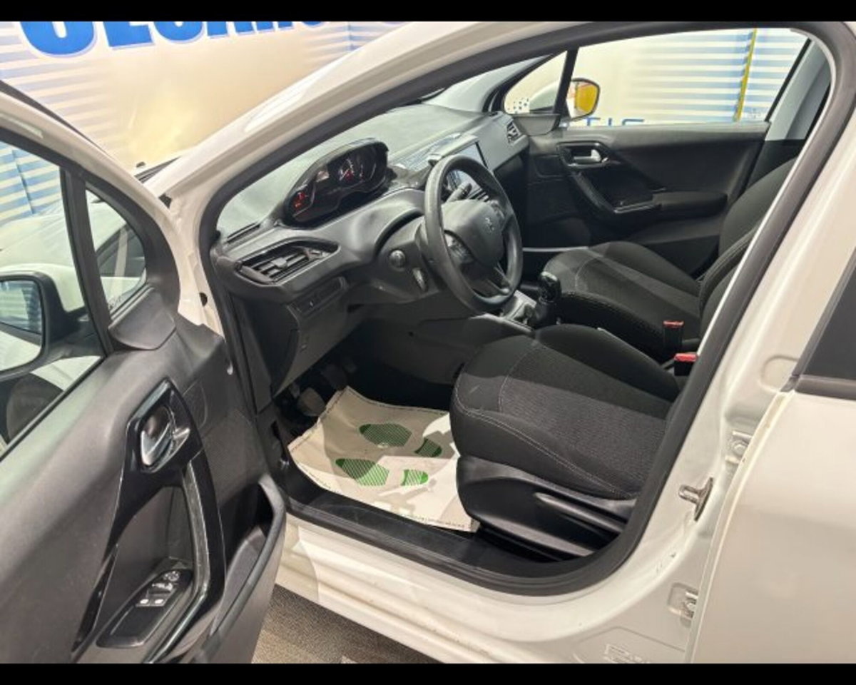 Peugeot 208 82 5 porte Access (6)