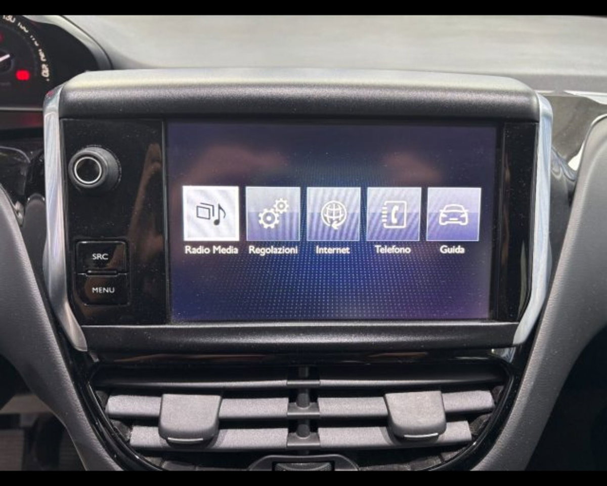 Peugeot 208 82 5 porte Access (9)