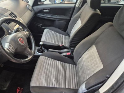 Fiat Sedici 2.0 MJT 16V DPF 4x4 Emotion (8)