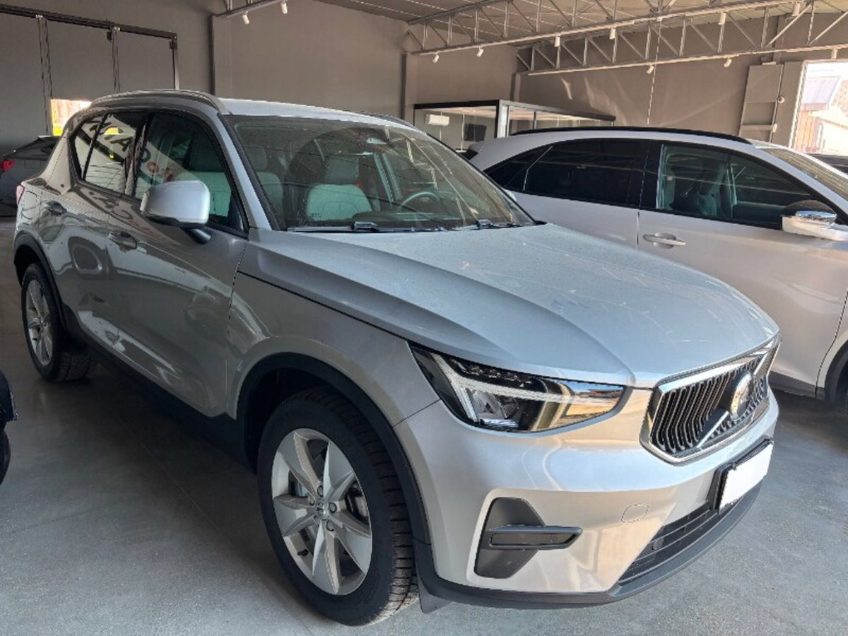 Volvo XC40 B3 automatico Core (3)