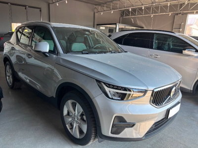 Volvo XC40 B3 automatico Core (3)