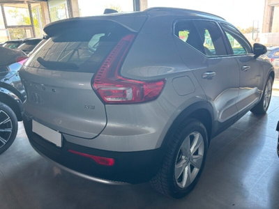 Volvo XC40 B3 automatico Core (4)