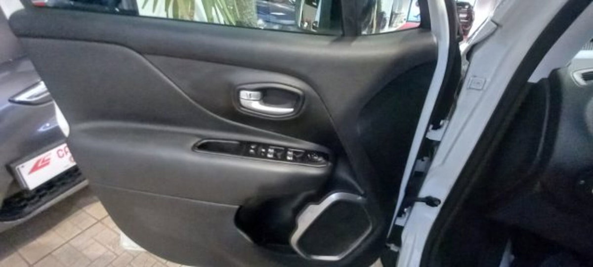 Jeep Renegade 1.6 Mjt 130 CV Limited (17)