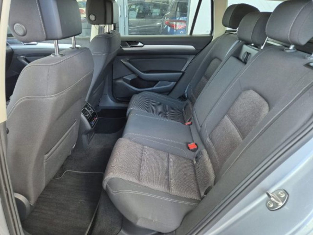 Volkswagen Passat Variant 1.6 TDI SCR DSG Business BMT (8)