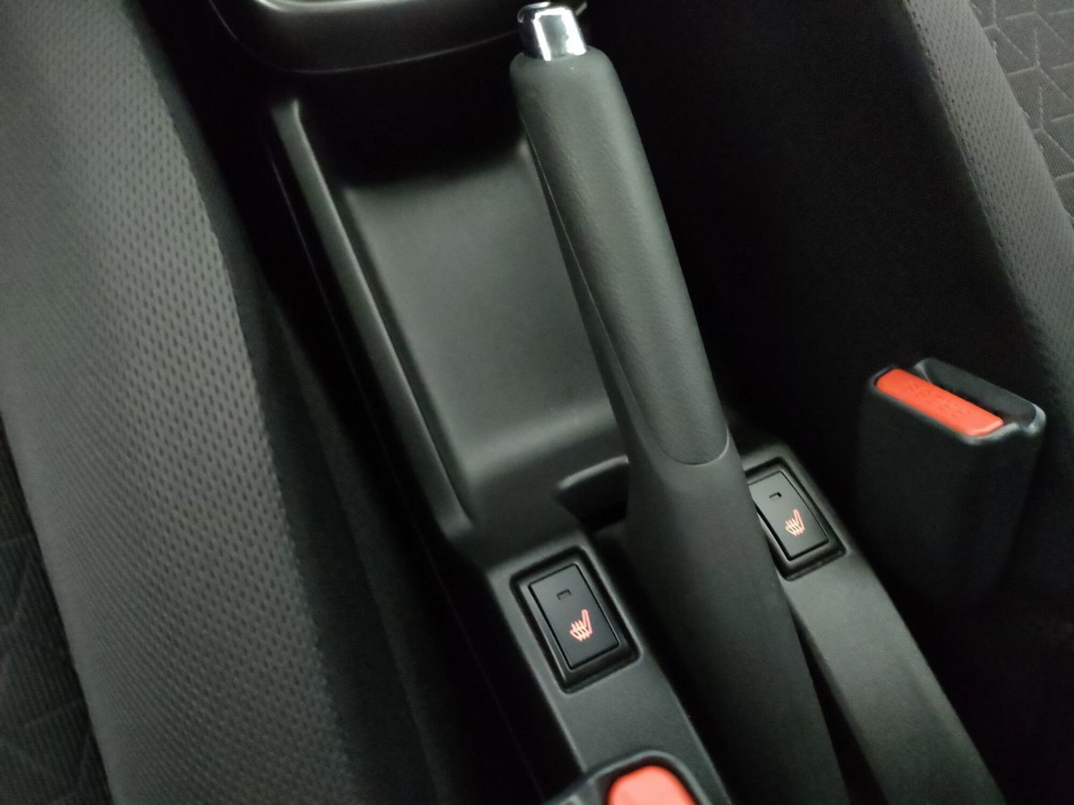 Suzuki Swift 1.2h Top 2wd (14)