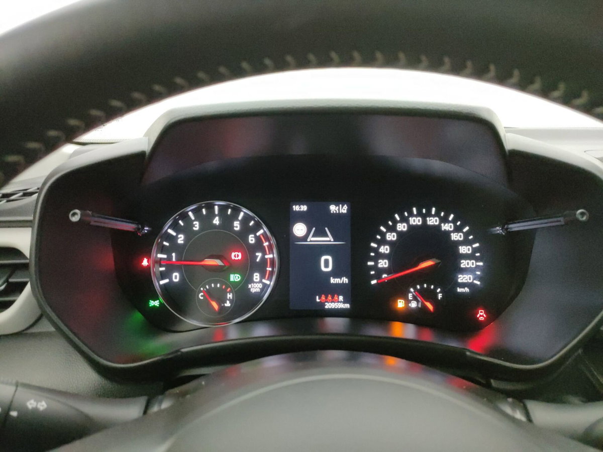 Suzuki Swift 1.2h Top 2wd (17)