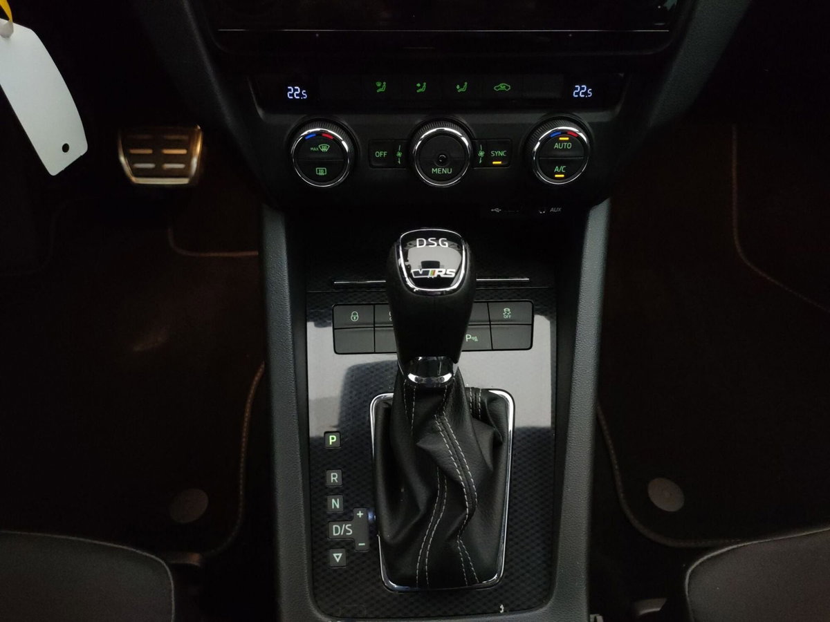 Skoda Octavia Station Wagon 2.0 TDI DSG Wagon RS (15)
