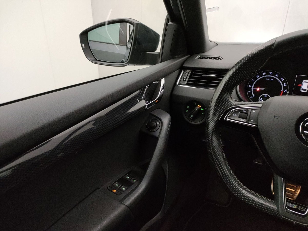 Skoda Octavia Station Wagon 2.0 TDI DSG Wagon RS (17)