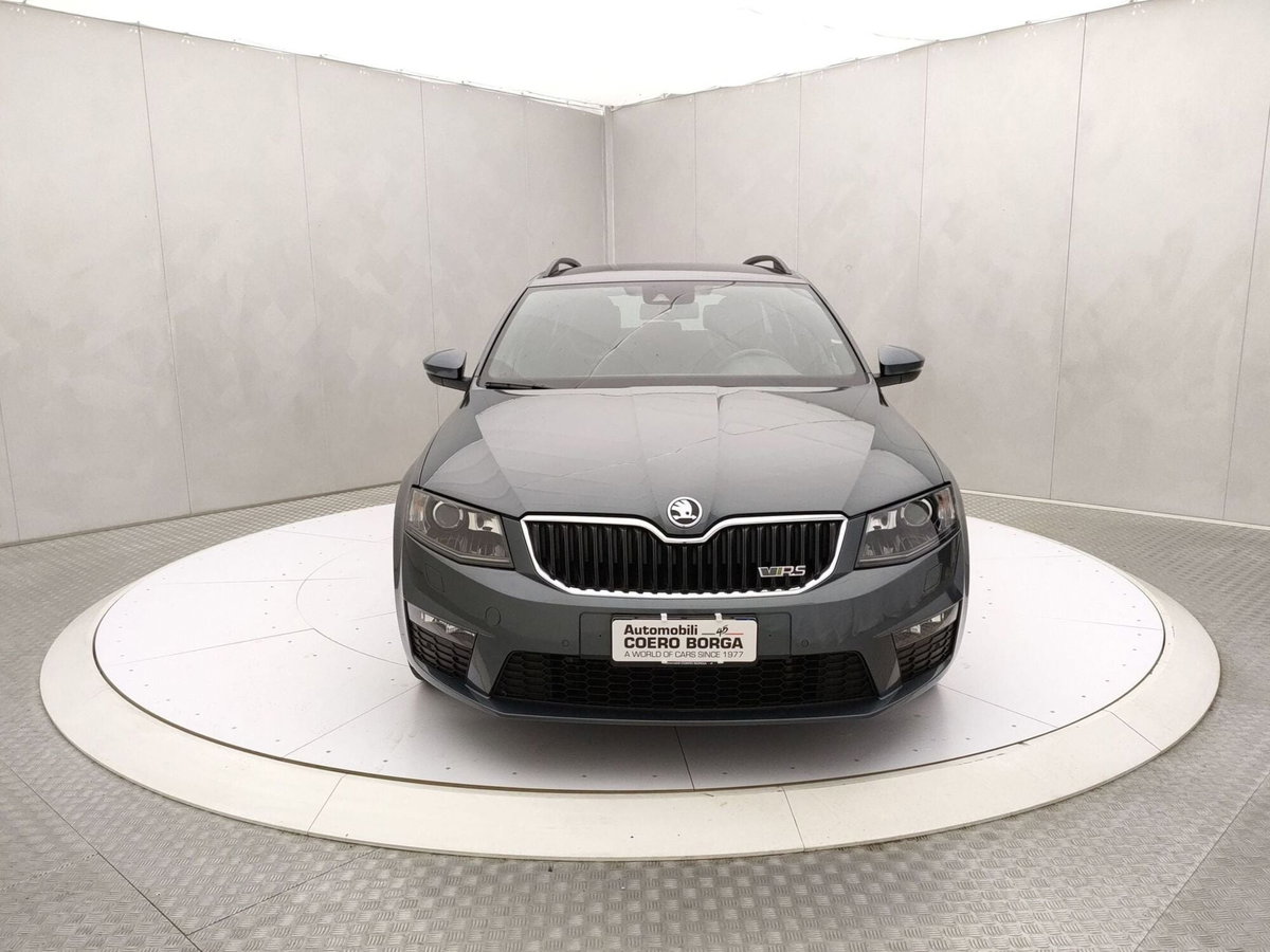 Skoda Octavia Station Wagon 2.0 TDI DSG Wagon RS (2)