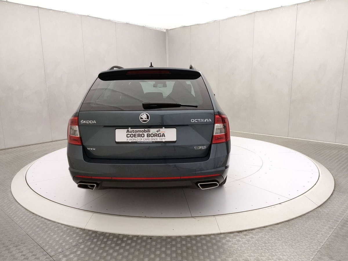 Skoda Octavia Station Wagon 2.0 TDI DSG Wagon RS (5)