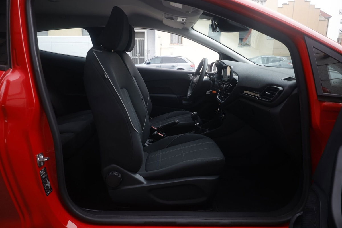 Ford Fiesta 1.5 TDCi 3 porte Titanium (10)