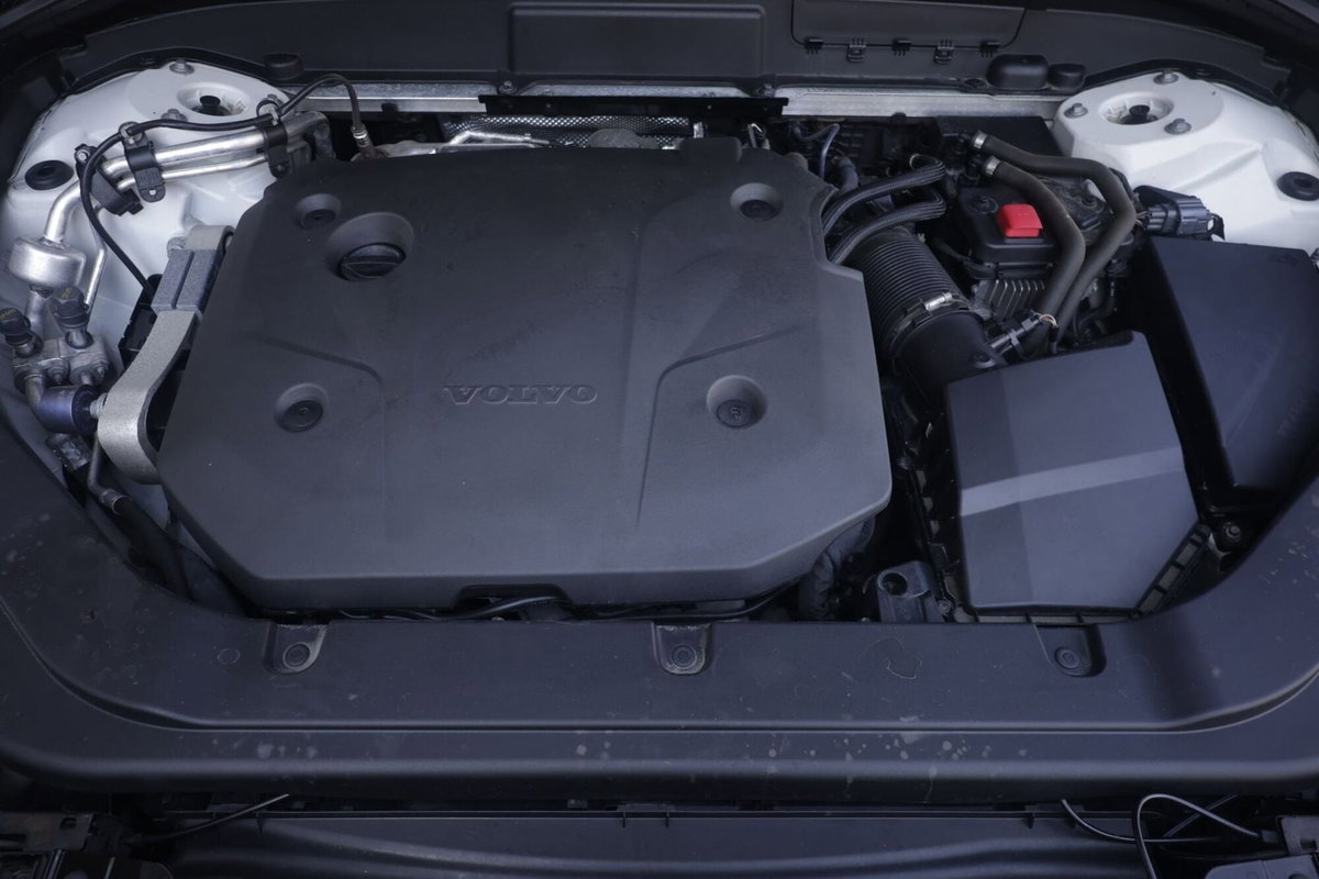 Volvo XC60 B4 (d) AWD Geartronic Business Plus (20)