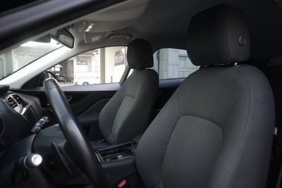 Jaguar F-Pace 2.0 D 180 CV AWD Pure (17)