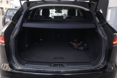 Jaguar F-Pace 2.0 D 180 CV AWD Pure (19)