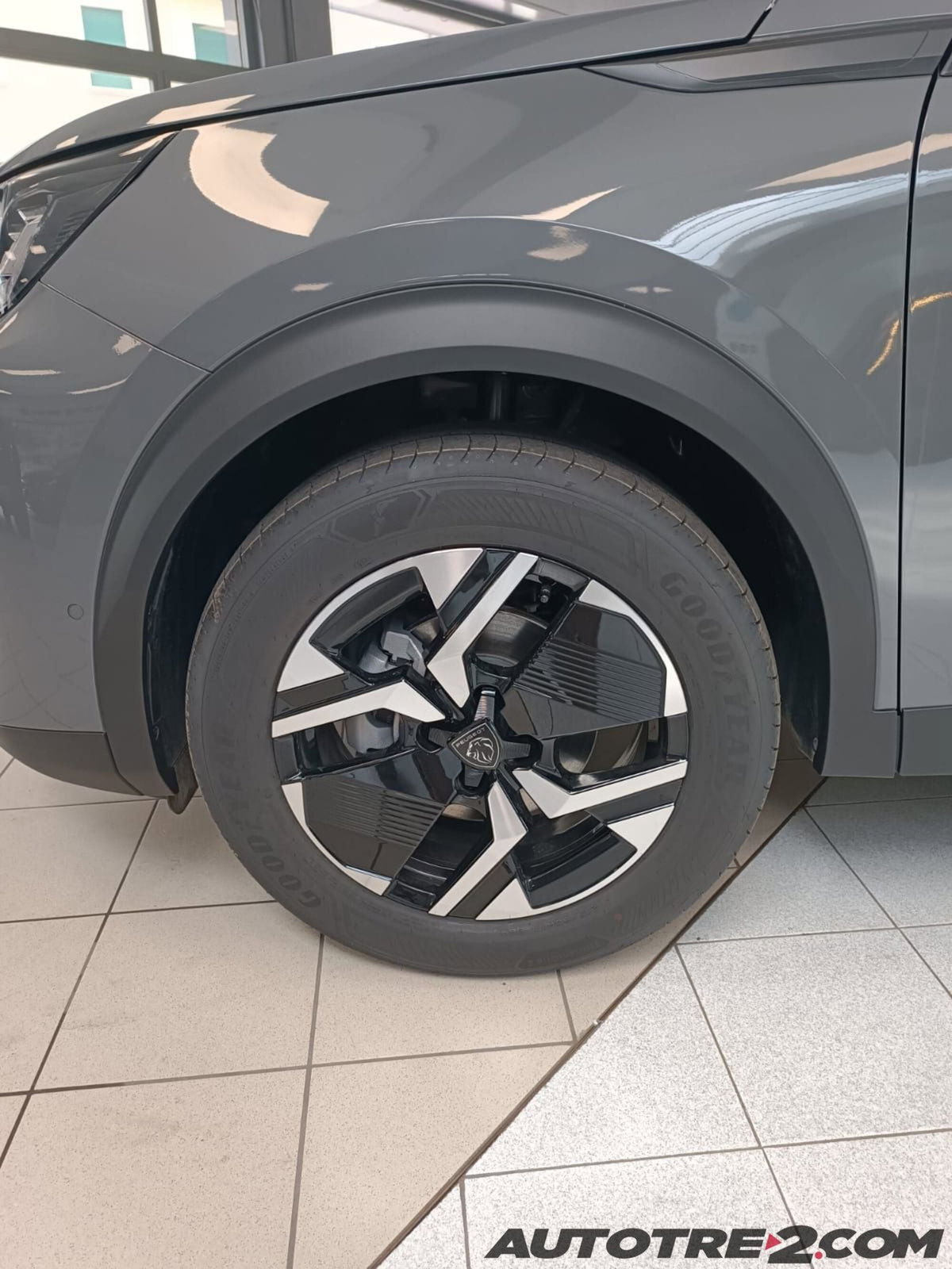 Peugeot 2008 1.2 puretech Allure s&s 100cv (15)
