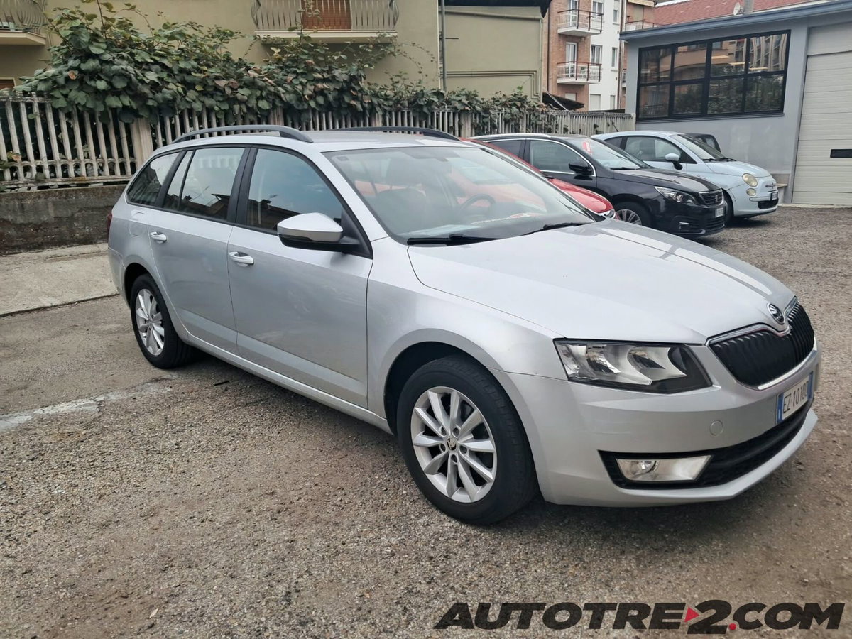 Skoda Octavia 1.6 TDI CR 105 CV Executive (4)