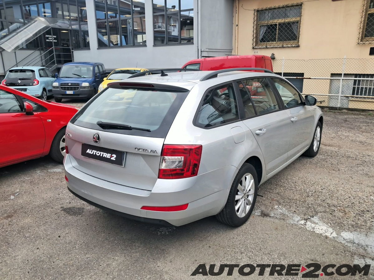 Skoda Octavia 1.6 TDI CR 105 CV Executive (5)