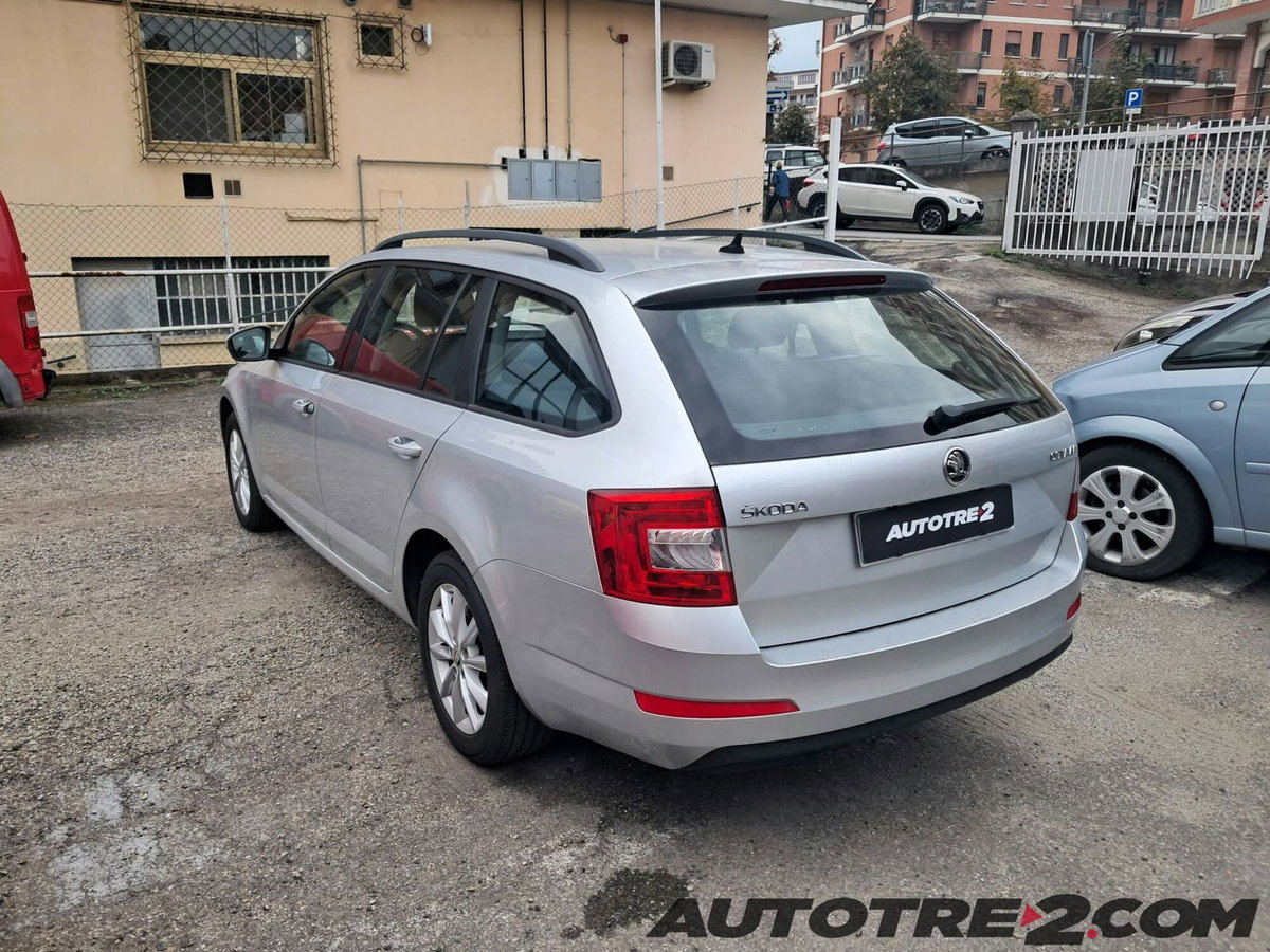 Skoda Octavia 1.6 TDI CR 105 CV Executive (6)