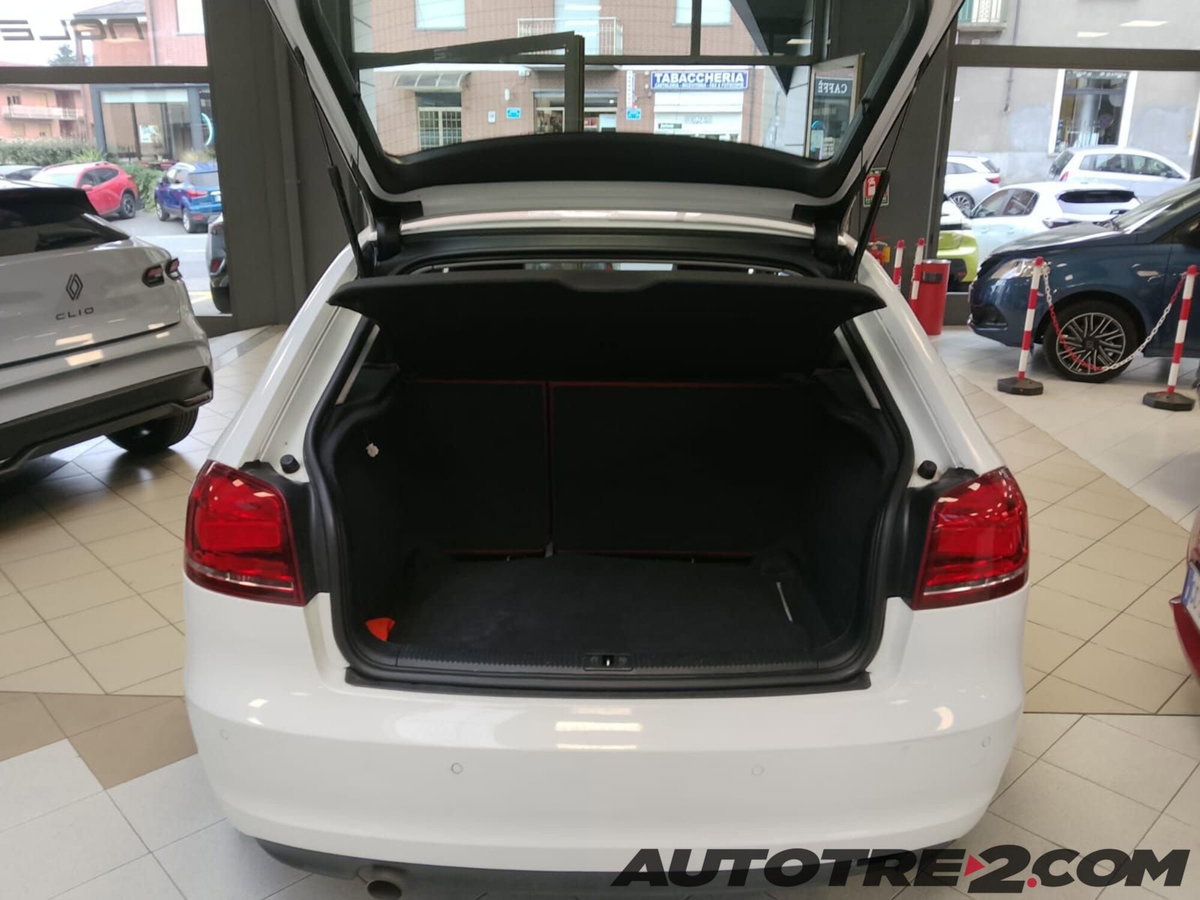 Audi A3 1.6 TDI 90 CV CR F.AP. Attraction (13)