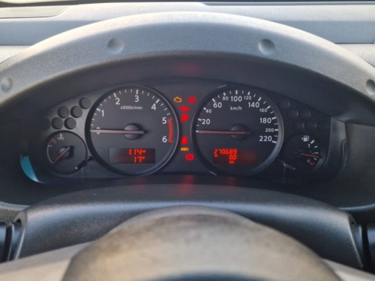 Nissan Navara 2.5 dCi 190CV 4 porte Double Cab Sport (11)