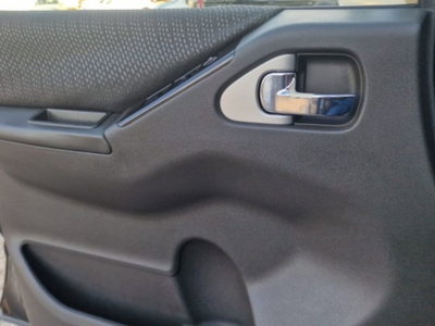 Nissan Navara 2.5 dCi 190CV 4 porte Double Cab Sport (12)