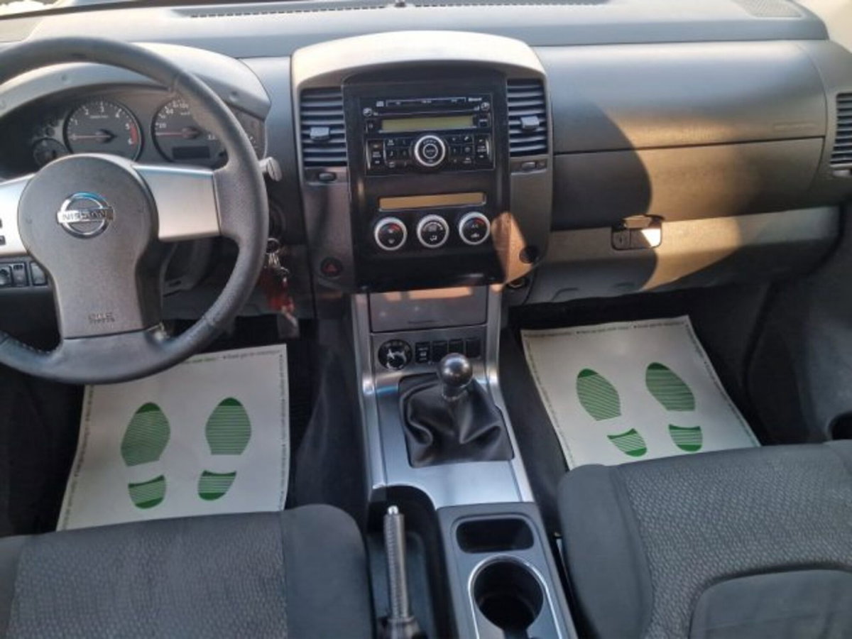 Nissan Navara 2.5 dCi 190CV 4 porte Double Cab Sport (16)