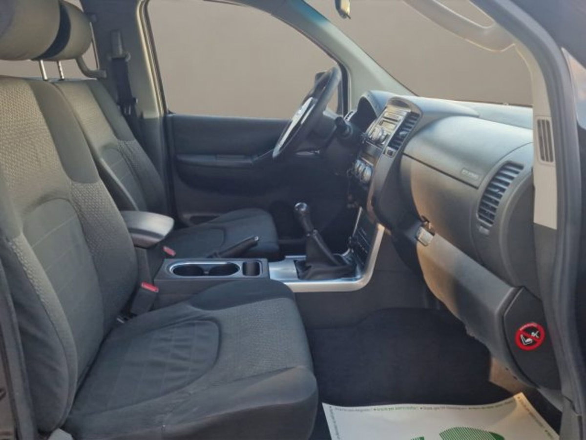 Nissan Navara 2.5 dCi 190CV 4 porte Double Cab Sport (18)