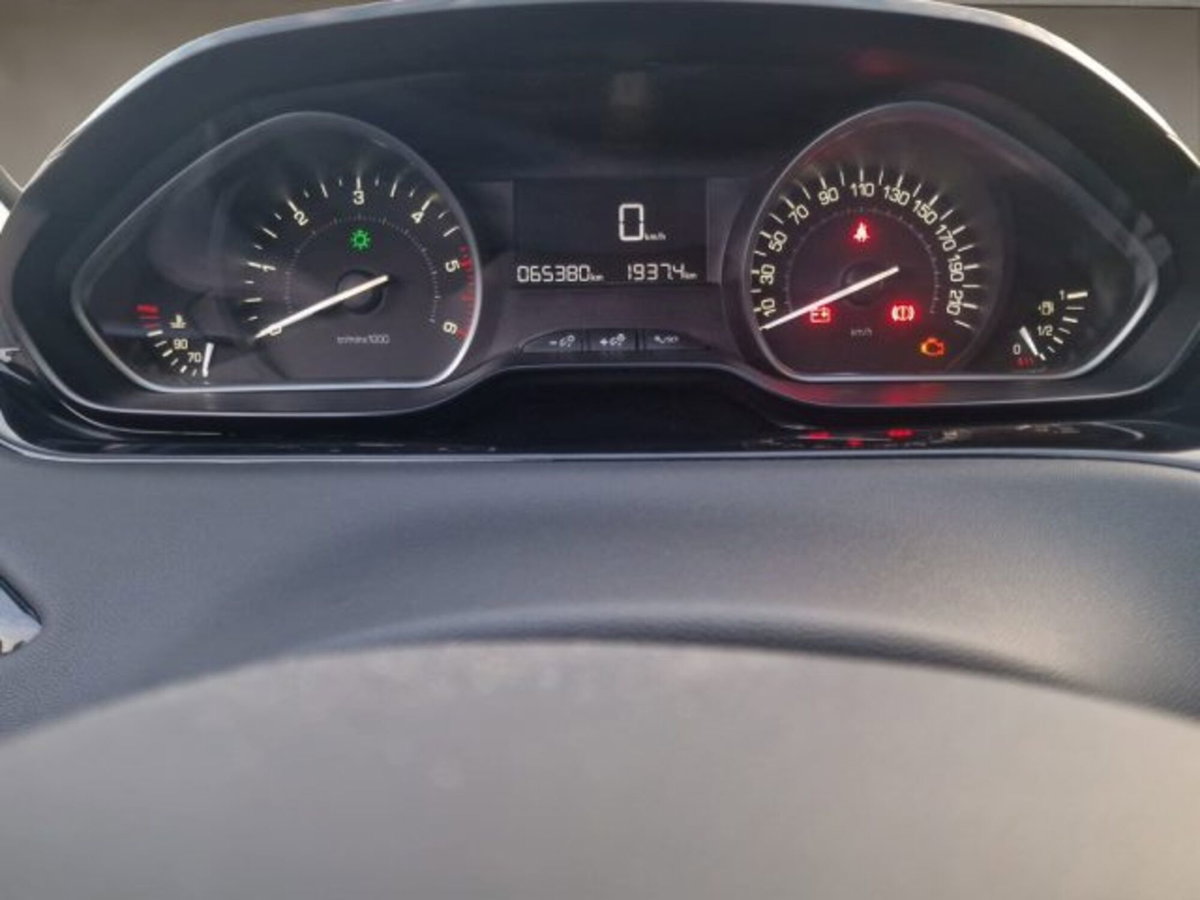 Peugeot 208 75 5 porte Active (11)