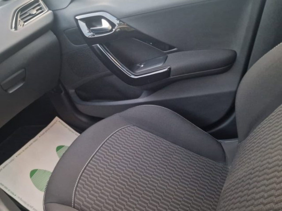 Peugeot 208 75 5 porte Active (17)