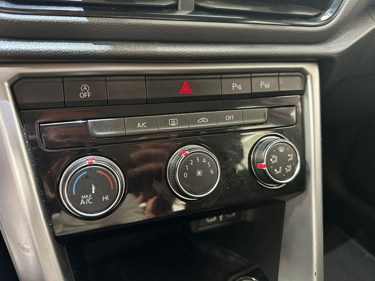 Volkswagen T-Roc 1.5 tsi Life dsg (10)