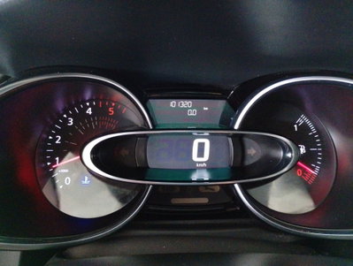 Renault Clio dCi 8V 75 CV 5 porte Moschino Zen (13)