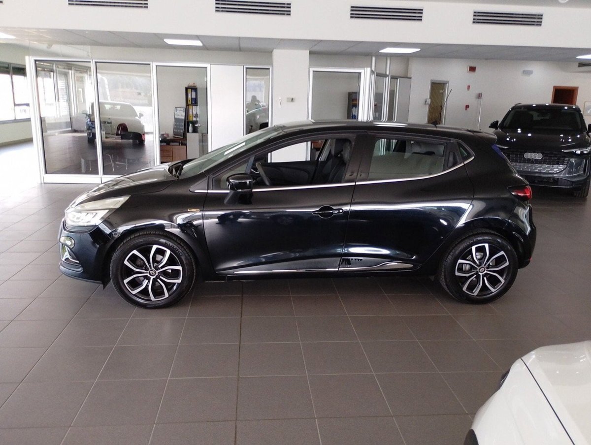 Renault Clio dCi 8V 75 CV 5 porte Moschino Zen (3)