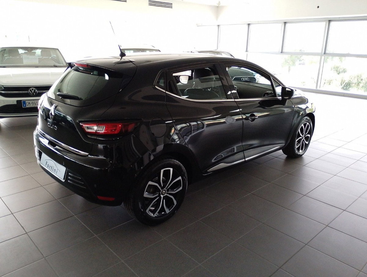 Renault Clio dCi 8V 75 CV 5 porte Moschino Zen (6)