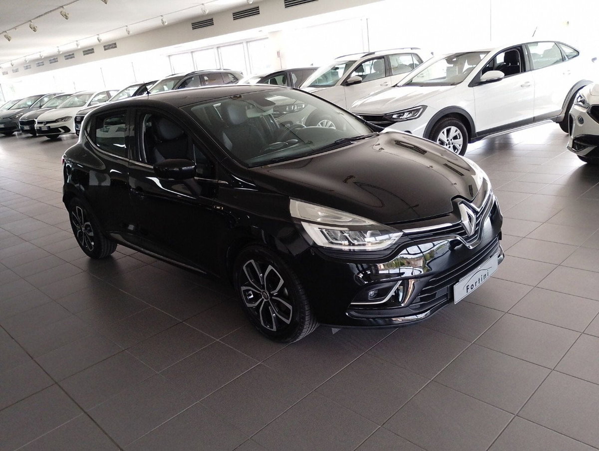Renault Clio dCi 8V 75 CV 5 porte Moschino Zen (7)