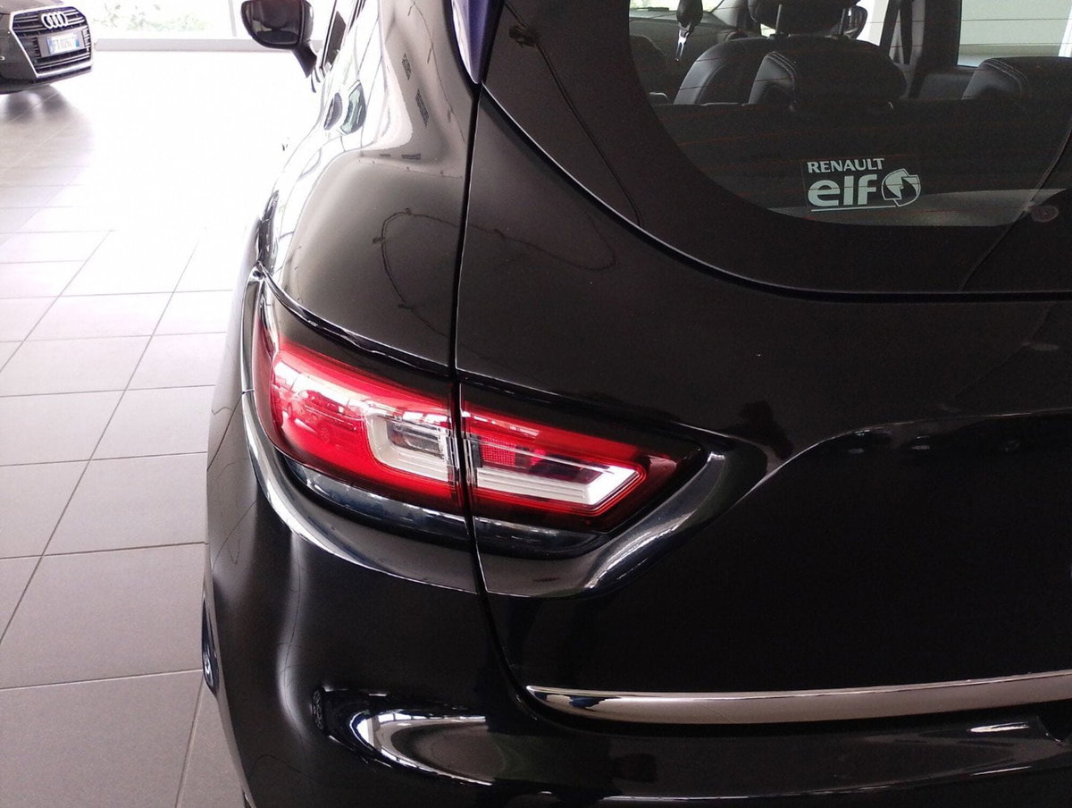 Renault Clio dCi 8V 75 CV 5 porte Moschino Zen (9)