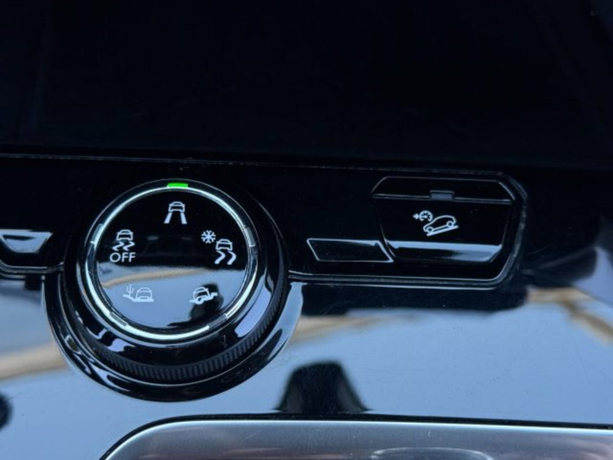 Peugeot 3008 BlueHDi 130 S&S Allure Pack (13)