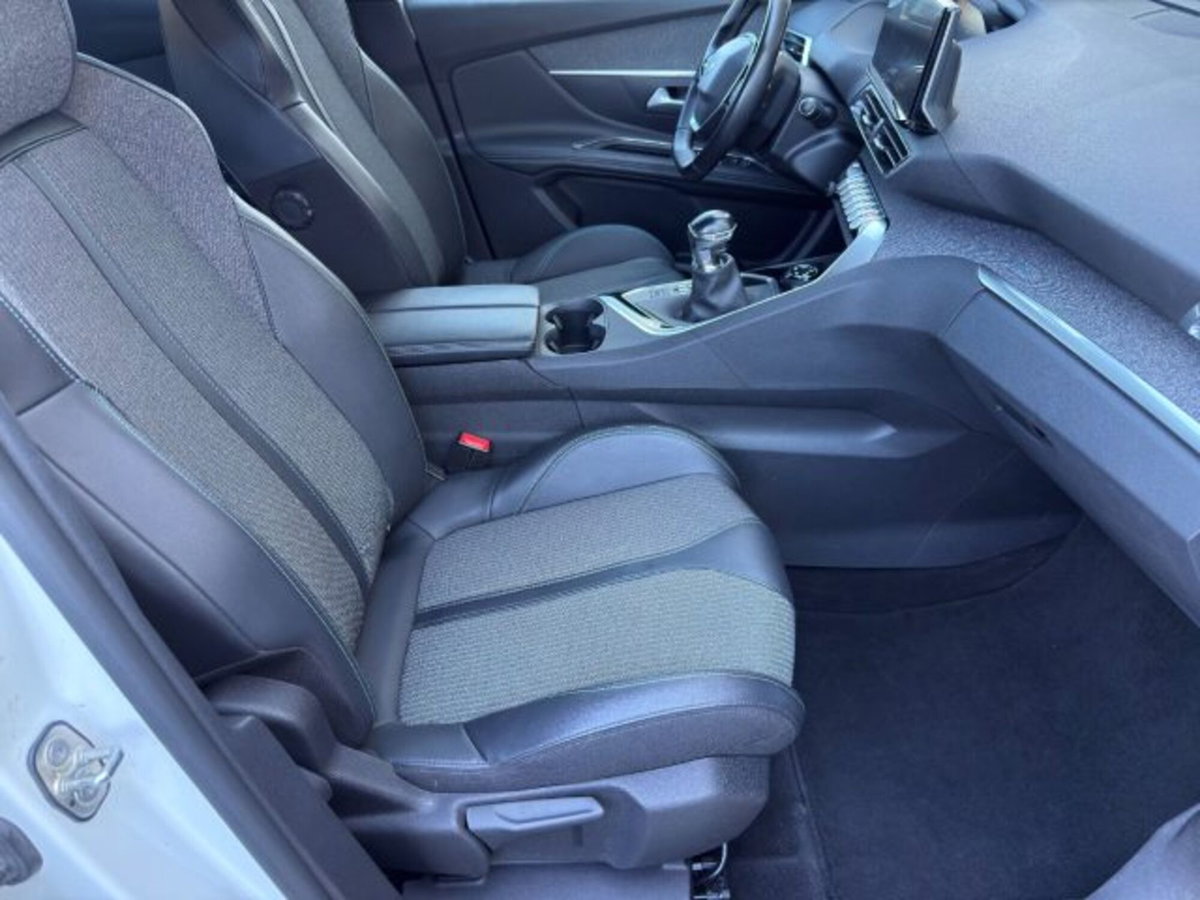 Peugeot 3008 BlueHDi 130 S&S Allure Pack (9)