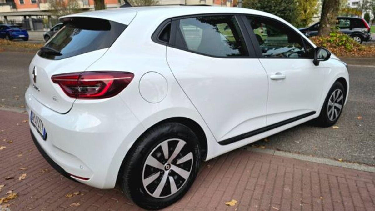 Renault Clio TCe 90 CV 5 porte Business (8)