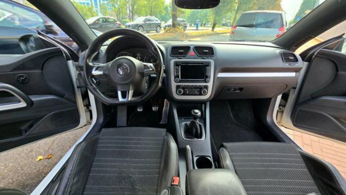 Volkswagen Scirocco 1.4 TSI BlueMotion Technology (17)