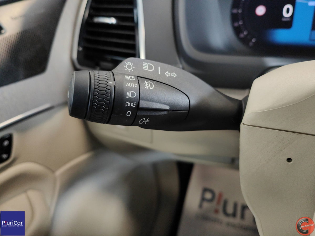 Volvo XC90 B5 (d) AWD automatico 7 posti Plus Bright (19)