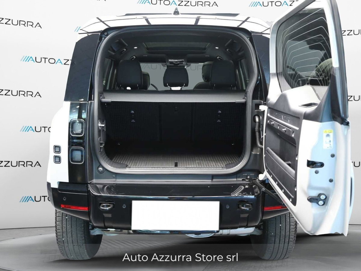Land Rover Defender 110 Hard Top 3.0d i6 mhev awd 250cv auto (18)