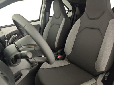 Toyota Aygo X 1.0 VVT-i 72 CV 5 porte Limited Air (10)