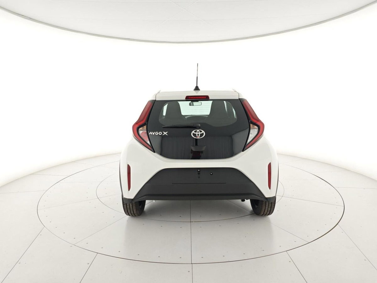 Toyota Aygo X 1.0 VVT-i 72 CV 5 porte Limited Air (4)