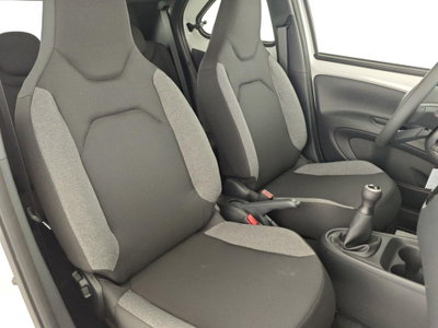 Toyota Aygo X 1.0 VVT-i 72 CV 5 porte Limited Air (13)