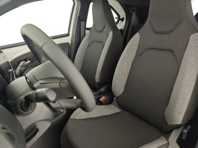 Toyota Aygo X 1.0 VVT-i 72 CV 5 porte Limited Air (10)