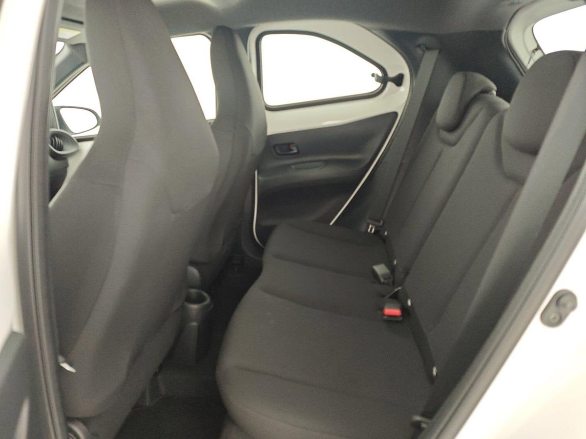 Toyota Aygo X 1.0 VVT-i 72 CV 5 porte Limited Air (11)