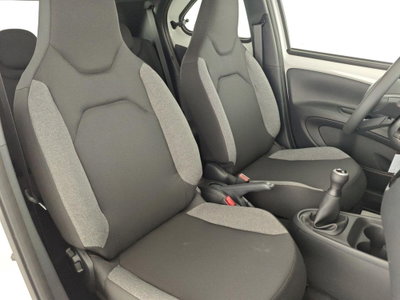Toyota Aygo X 1.0 VVT-i 72 CV 5 porte Limited Air (13)