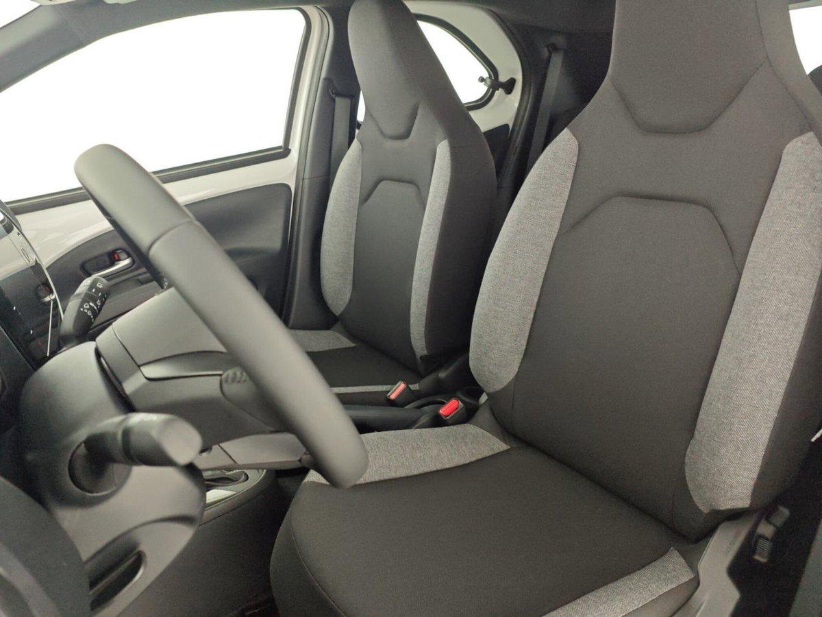 Toyota Aygo X 1.0 VVT-i 72 CV 5 porte Limited S-CVT (10)