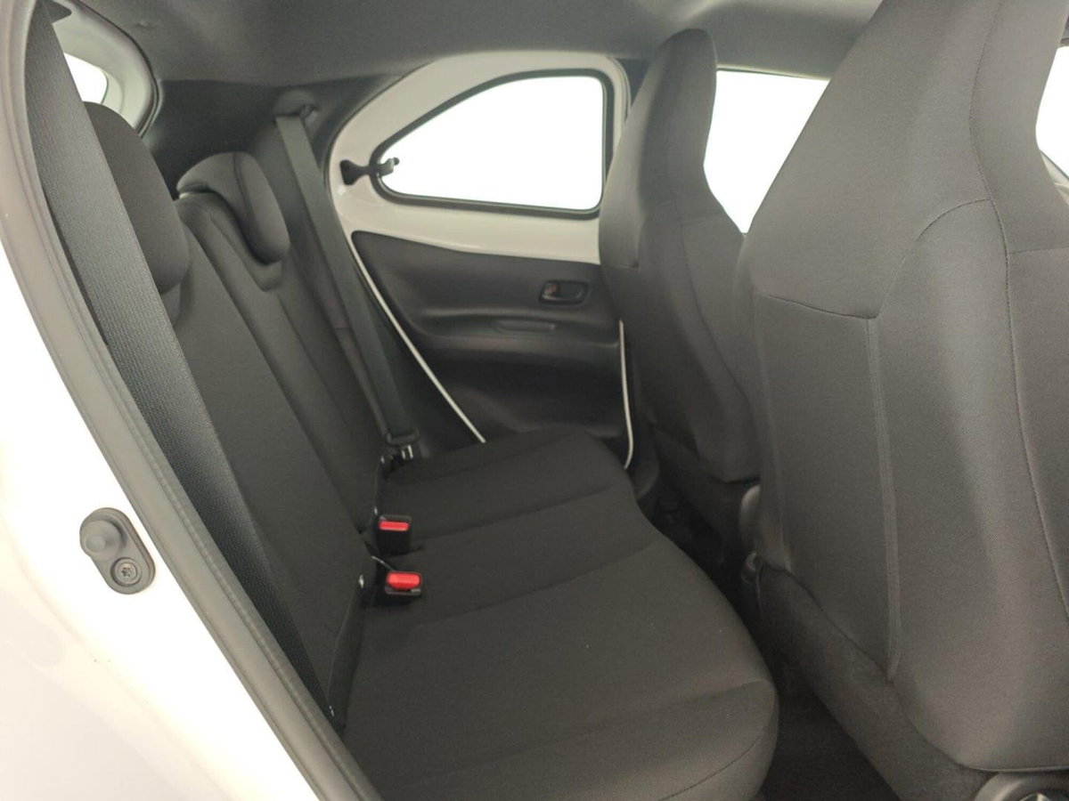 Toyota Aygo X 1.0 VVT-i 72 CV 5 porte Limited S-CVT (14)