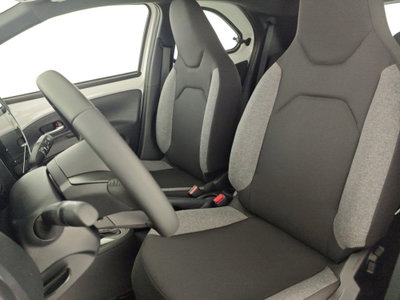 Toyota Aygo X 1.0 VVT-i 72 CV 5 porte Limited S-CVT (10)